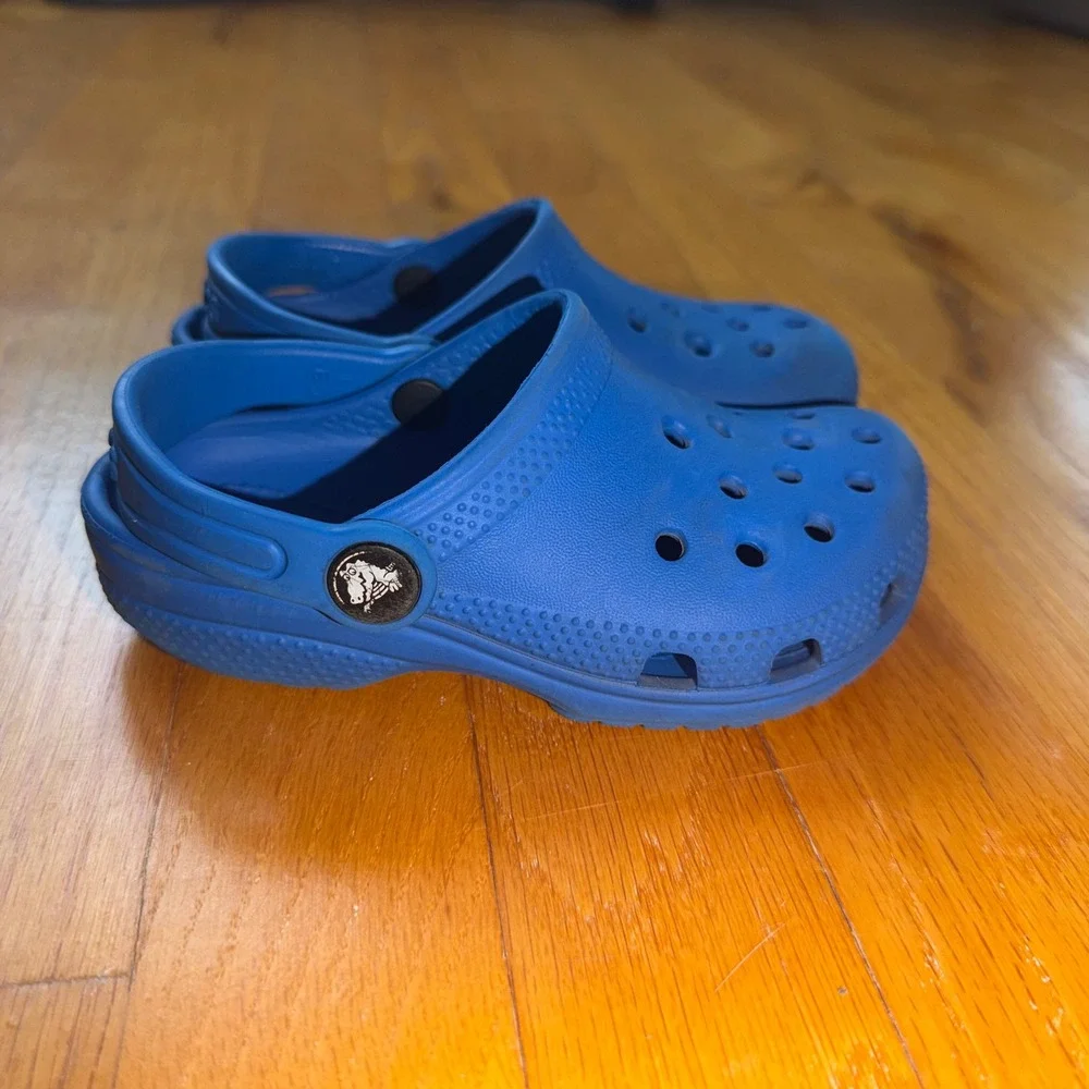 Crocs Kids Classic Clog Royal Blue Water Friendly Comfort Shoes 9 / C9 Unisex
